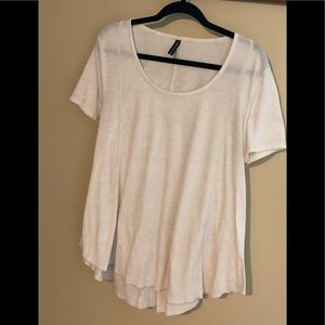 Massini linen colored top.